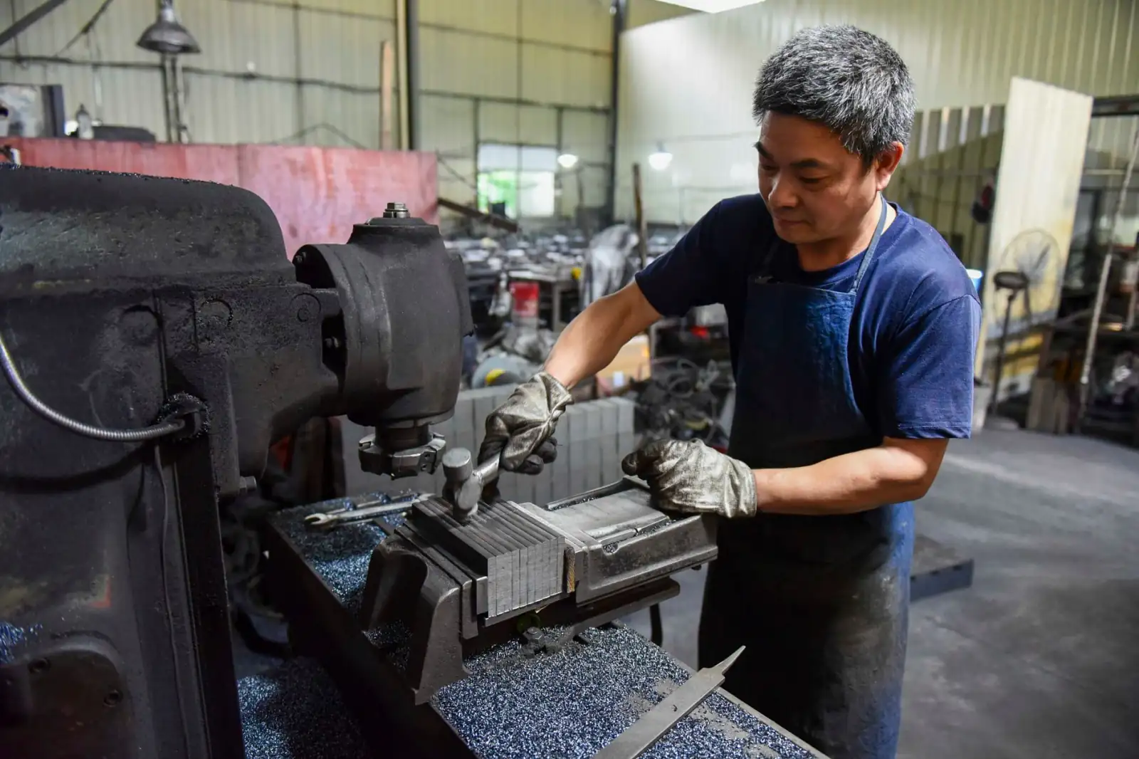 基于固态继电器的工业自动化精准开关控制解决方案设计