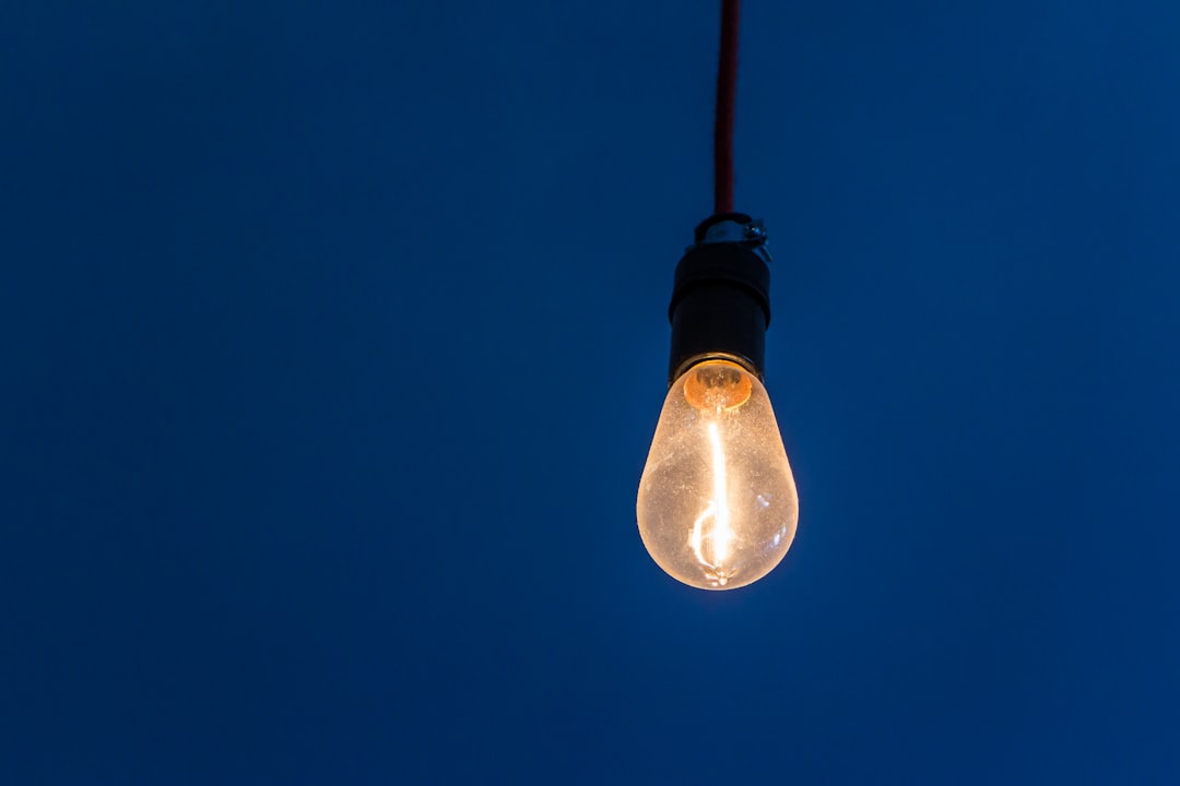 固态继电器在工业控制柜中的选型要点与实用案例分析