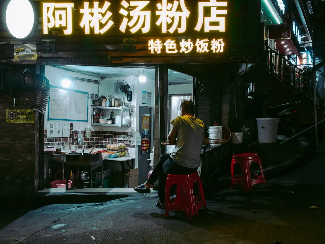 固态继电器在工业控制柜中的选型要点与实用案例分析